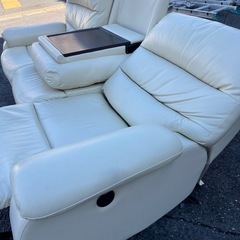 ニトリ 電動ソファ ３人掛け やや汚れありの画像