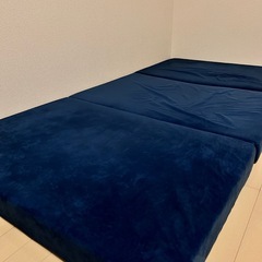 折りたたみマットレスの画像