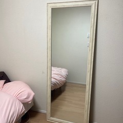 大きな全身鏡の画像