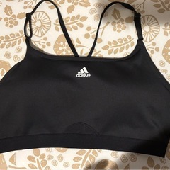 adidas スポーツブラ2点の画像