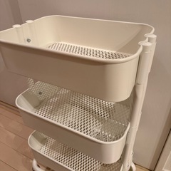 IKEA ロースコグ　ワゴン　白の画像