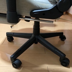 ［10/7引渡し可能な方限定］ゲーミングチェアの画像