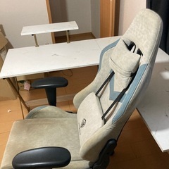 ［10/7引渡し可能な方限定］ゲーミングチェアの画像