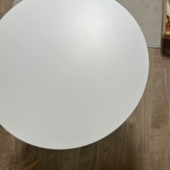 丸テーブルの画像