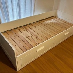 IKEA⭐︎ BRIMNES ブリムネス　セミシングル-クイーンサイズベッドの画像