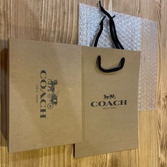 coach いちご柄　折りたたみ財布の画像
