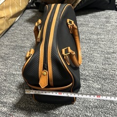 イヴサンローラン ミニボストン カサンドラロゴ ゴールド金具 黒と茶色の画像
