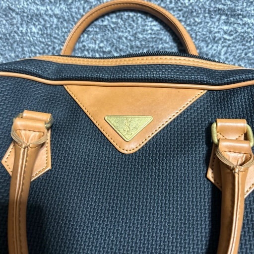 イヴサンローラン ミニボストン カサンドラロゴ ゴールド金具 黒と茶色