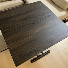 昇降テーブルの画像