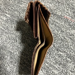 　新品　ブラウンレザー二つ折り財布の画像