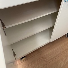 🗃️ キャスター付き収納キャビネット ホワイトの画像