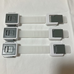 新品【3個入り】チャイルドロック 指挟み防止 二重ロック 長さ調整可 地震対策の画像
