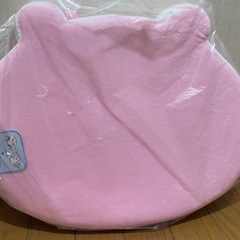 [全品500円！]ちいかわ リボン 低反発クッションの画像