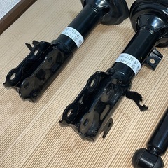 HONDA ホンダ JG1 N-ONE 前期 純正 サスペンションキット サスセット 1台分 51620-T4G-J130-M1 / 51610-T4G-J130-M1 / 52610-T4G-J120-M1の画像