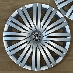 b_VW Volkswagen POLO 6R フォルクスワーゲン ポロ 純正 15インチ ホイールキャップ ホイールカバー2枚のみ 6C0.601.147.C / 6C0.601.147.Aの画像