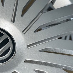 b_VW Volkswagen POLO 6R フォルクスワーゲン ポロ 純正 15インチ ホイールキャップ ホイールカバー2枚のみ 6C0.601.147.C / 6C0.601.147.Aの画像