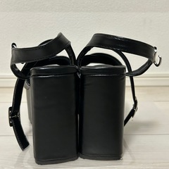 ⭐️美品⭐️GRL クロスストラップ厚底サンダル の画像