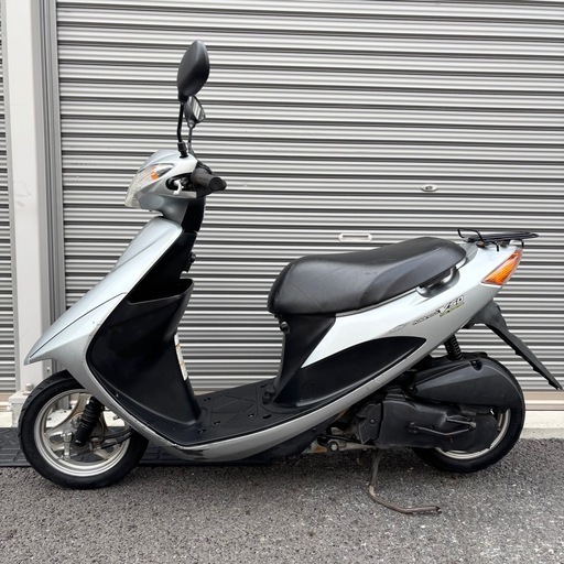 4286.定番人気　アドレスv50 バッテリー、シート、ミラー新品　千葉県柏市　即日配送、自走引き取りも可能
