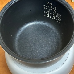 YAMAZEN マイコンジャー炊飯器3合炊き しゃもじ、コード付き(中古)の画像