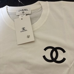 CHANEL シャネル ホワイト Tシャツ シンプルの画像