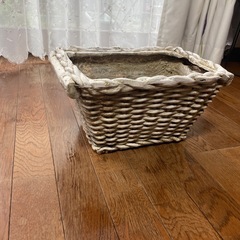 花器  塗装が剥げているところたくさんあり  ガーデニング 非対面の受け渡しですの画像