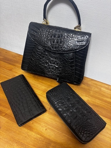 【取引中】  クロコ　バッグ　財布