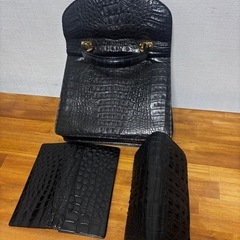 【取引中】  クロコ　バッグ　財布の画像