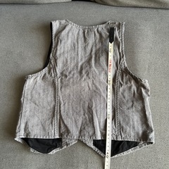 130 グレイ　ベストの画像