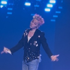 G-DRAGON✳︎10/20京セラ✳︎VIP席チケット2枚
連番の画像