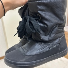 crocs長靴の画像
