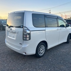 審査なし自社ローン専門店　綺麗な70後期ヴォクシー　平成23式　走行９万キロ　車検2年付　修復歴なしの画像