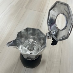 Bialetti Brikkaエスプレッソメーカー4カップ用の画像