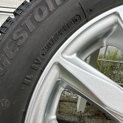 ホイール付スタッドレスタイヤの画像
