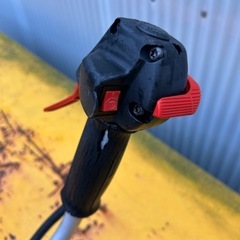 ゼノア草刈機BCZ270 動作品　5番目写真部品足りないの画像