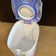 オムツ用ゴミ箱の画像