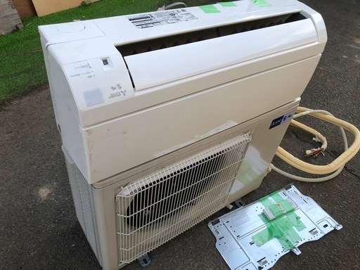 2023年製 三菱ルームエアコン 霧ヶ峰 18畳用 自動お掃除ロボ搭載 ESZ-E5623E3S-W 電源200V 2023年製 三菱ルームエアコン 霧ヶ峰 18畳用 自動お掃除ロボ搭載 ESZ