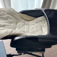 コンビ電動ハイローチェア の画像