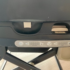コンビ電動ハイローチェア の画像