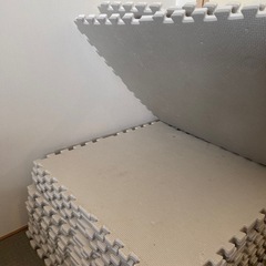 ジョイントマット　約60×60cm× 2cm厚　18枚　リバーシブルの画像