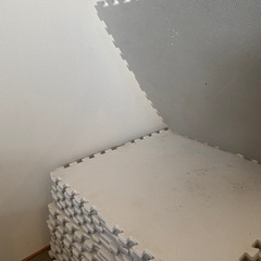ジョイントマット　約60×60cm× 2cm厚　18枚　リバーシブルの画像