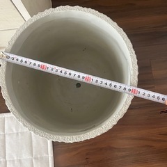 陶器の植木鉢の画像