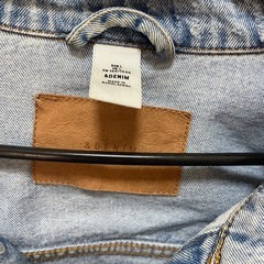 h&m オーバサイズデニムジャケットの画像