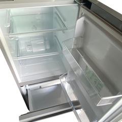 【ジ1007-09】傷や凹み、扉のガタつき等ある為お安く致します‼️AQUA ノンフロン冷凍冷蔵庫AQR-13H(S)形 2018年製 126Lの画像