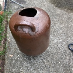 陶器のツボの画像
