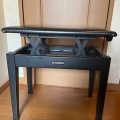 YAMAHA　ピアノ椅子の画像
