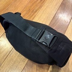 【人気】収納カバー付き★エルゴベビー 抱っこ紐 黒色の画像