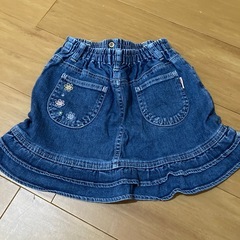 ③デニムスカート　120cmの画像