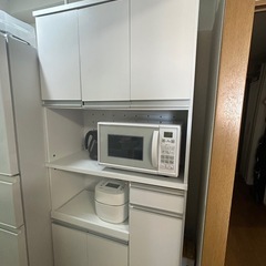 食器棚の画像