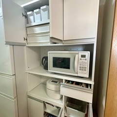食器棚の画像