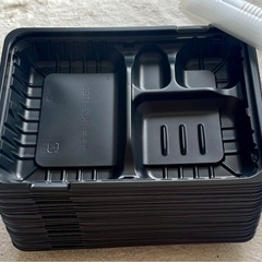 使い捨て　プラスチック　弁当容器　中サイズ　24セットの画像